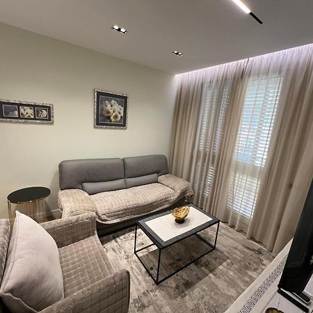 Center View Luxury Apartment Tirana Kültér fotó