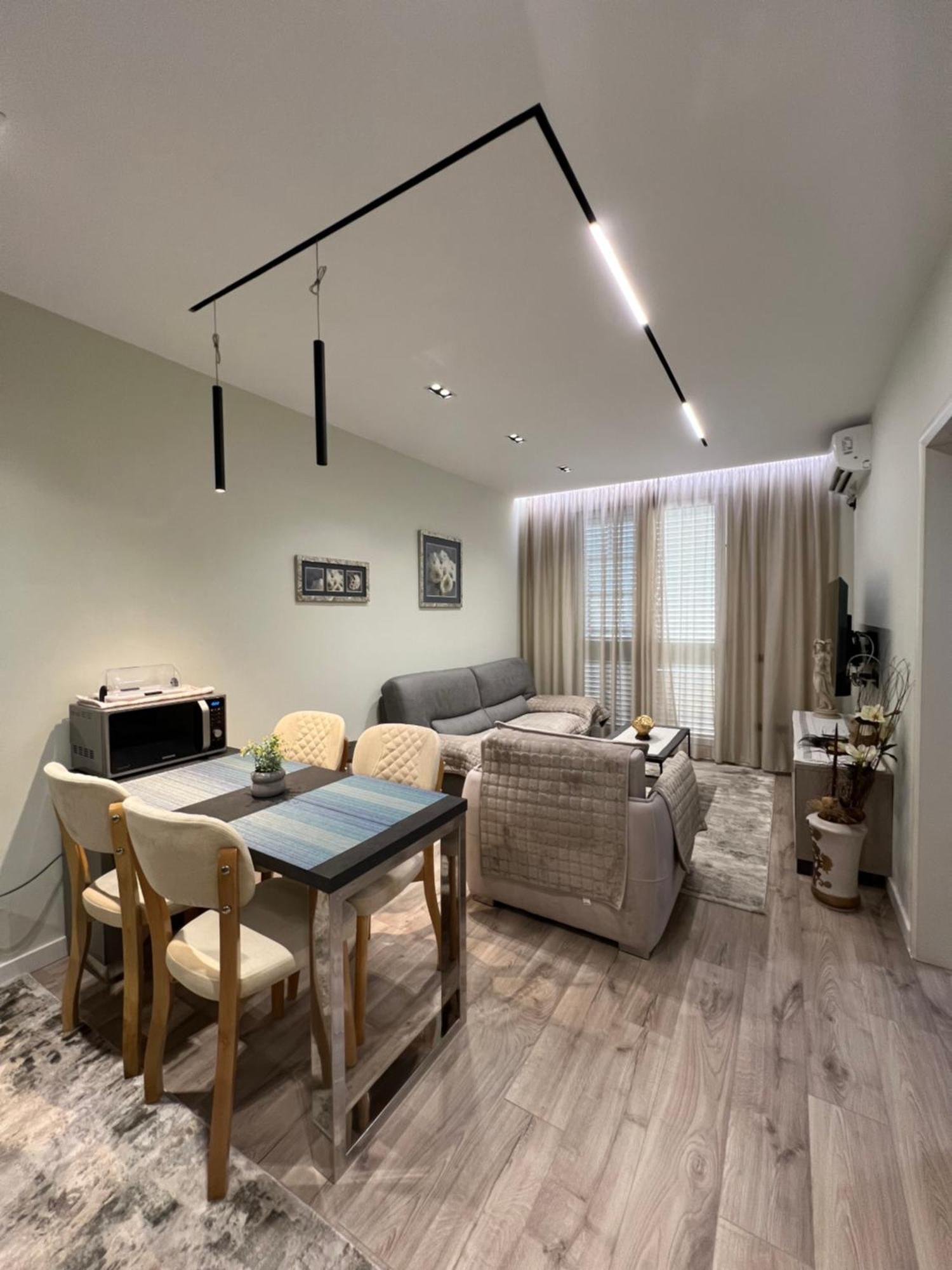 Center View Luxury Apartment Tirana Kültér fotó