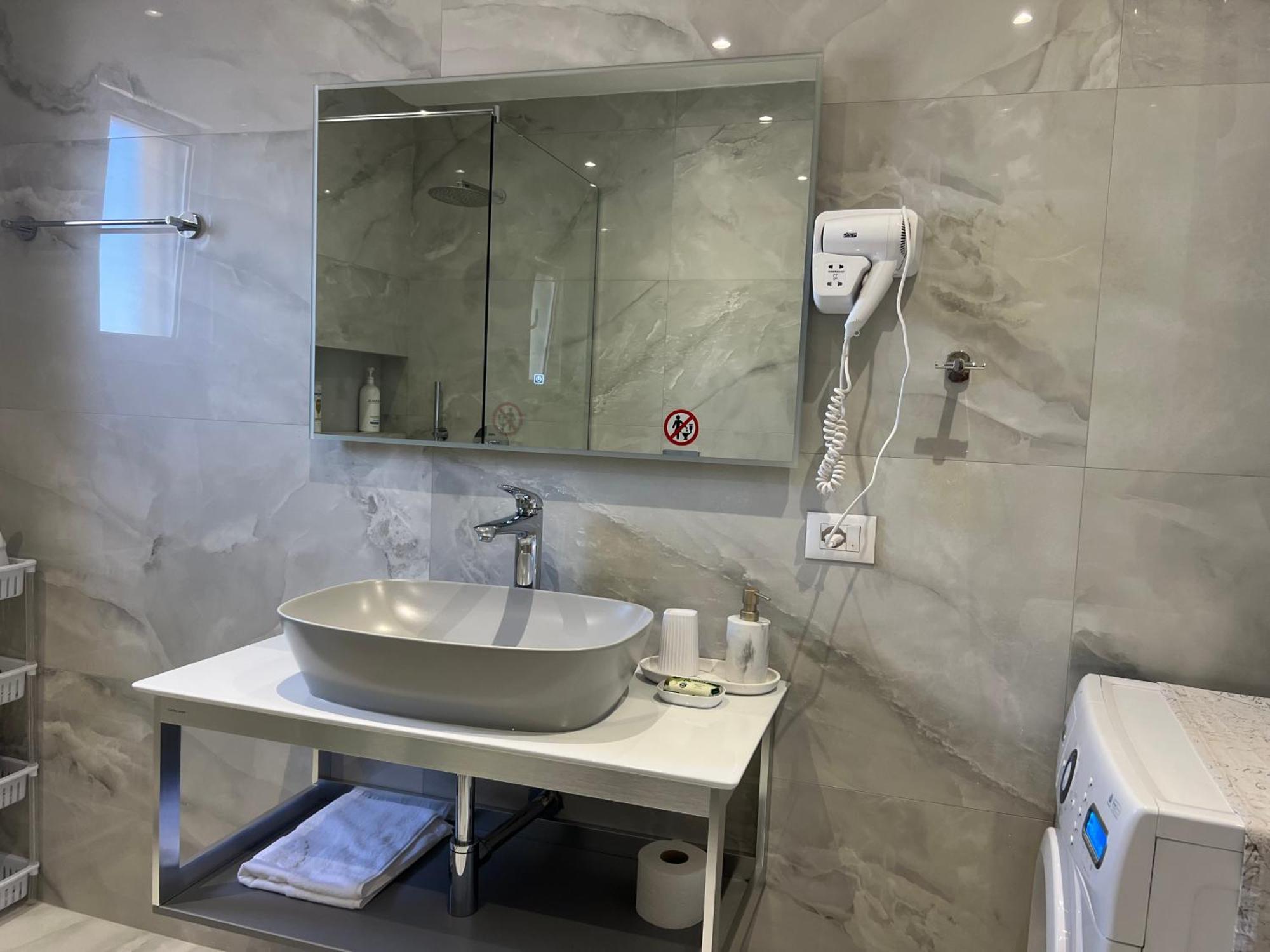Center View Luxury Apartment Tirana Kültér fotó